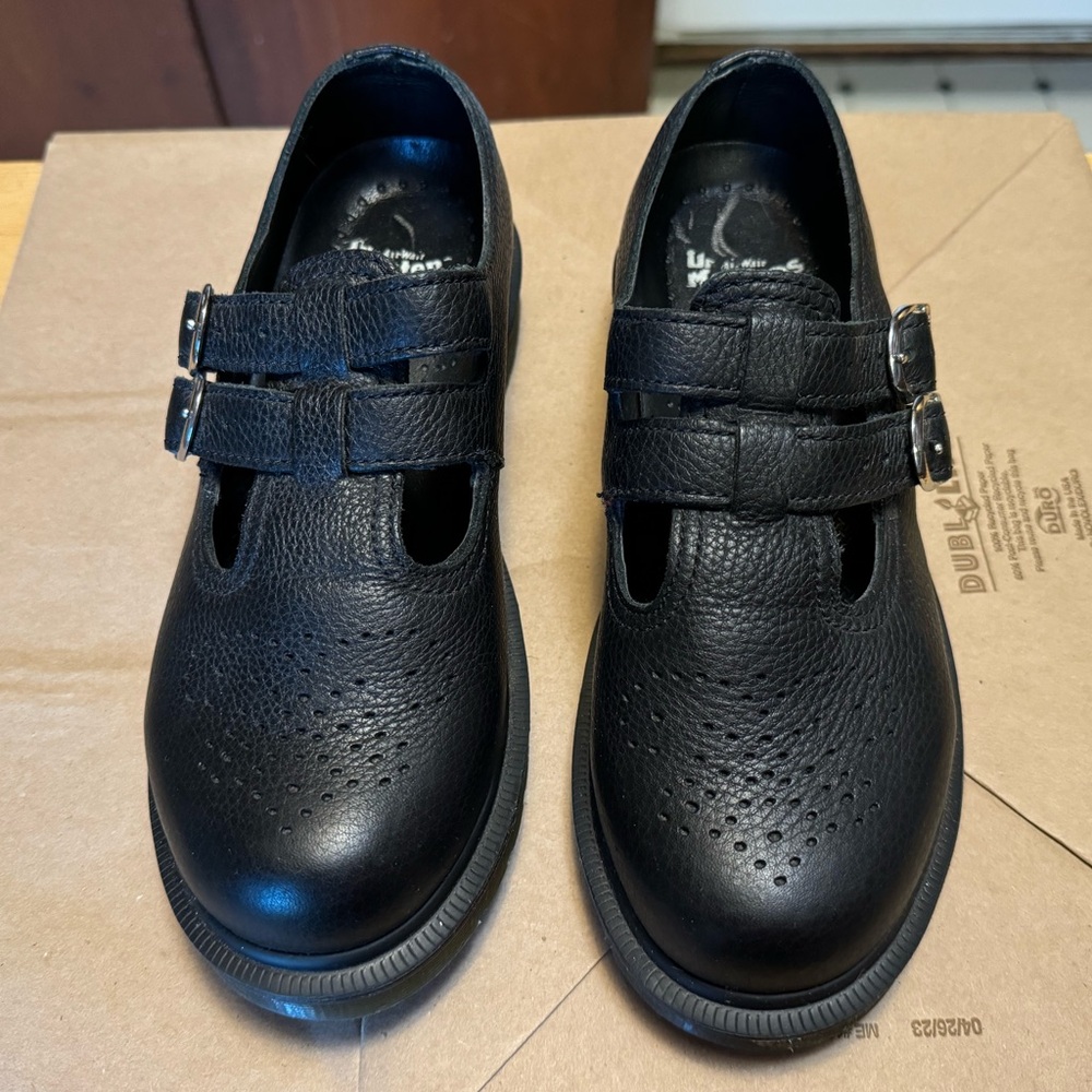 Dr. Martens - 8065 Virginia - Black